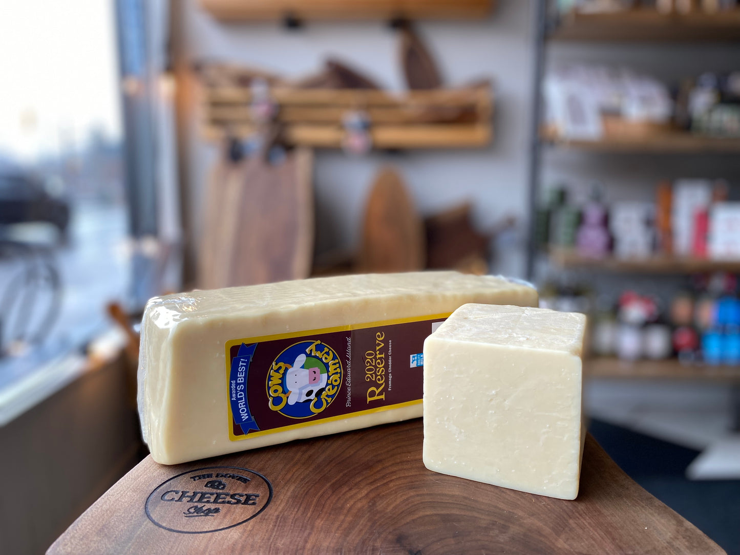 COW'S CREAMERY RESERVE CHEDDAR