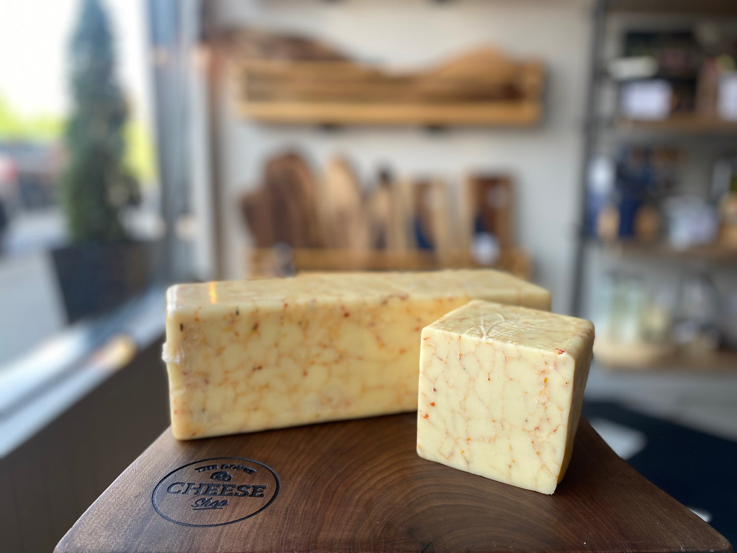 SUNDRIED TOMATO + BASIL CHEDDAR