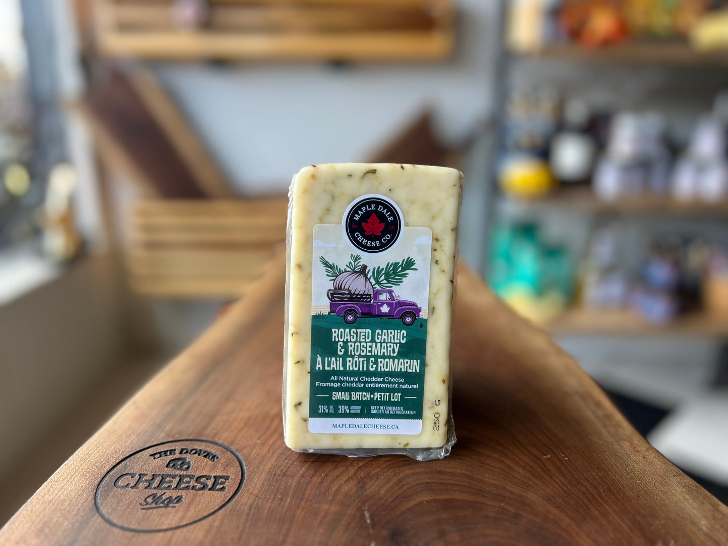 ROASTED ROSEMARY & GARLIC CHEDDAR WEDGE