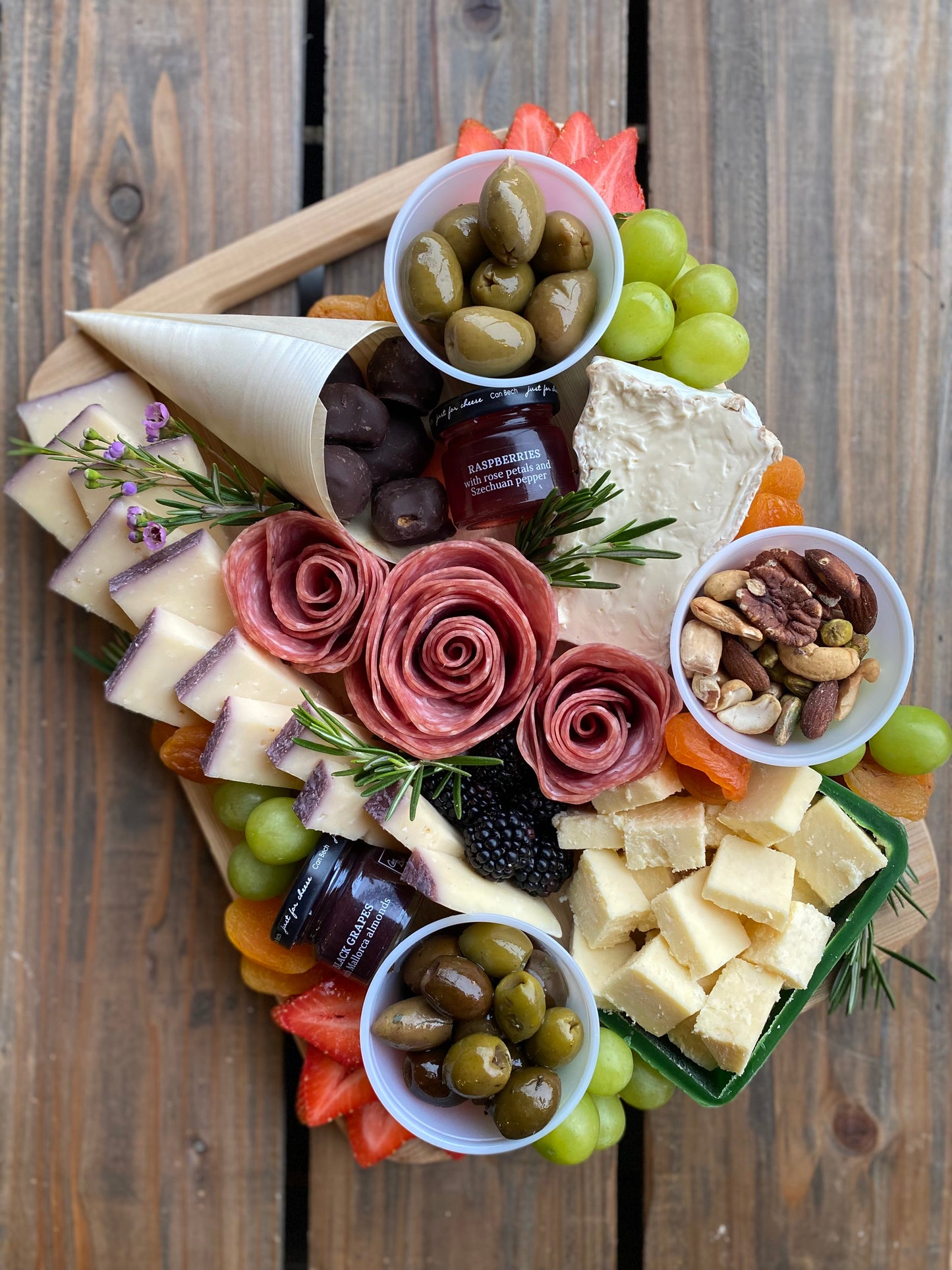 GALENTINE'S DAY TRAY