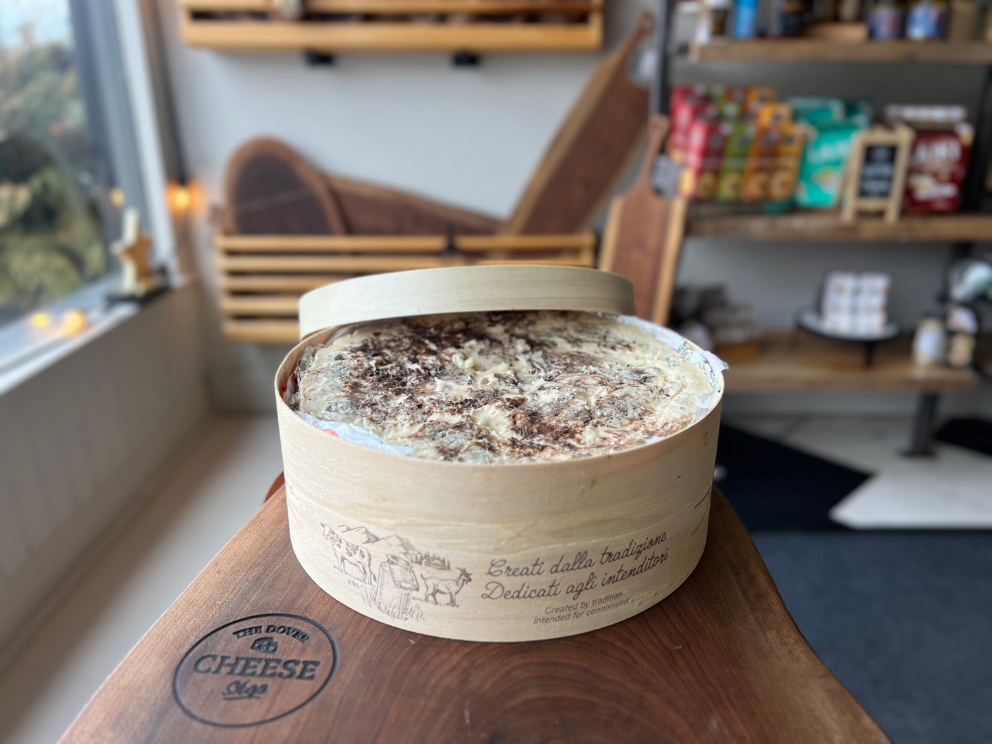 GORGONZOLA CREMINO WITH TRUFFLE